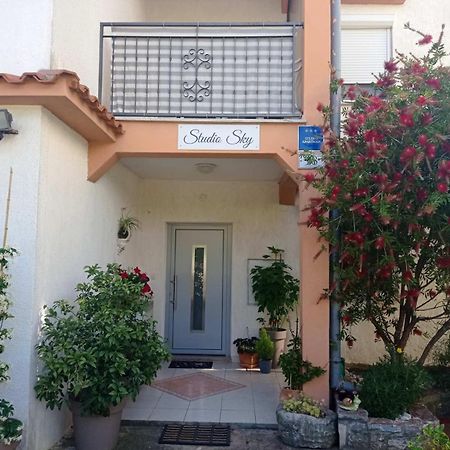 רוביני Studio Apartman Sky מראה חיצוני תמונה