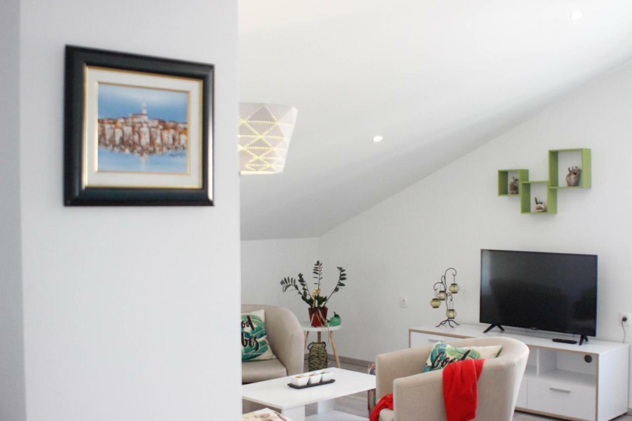 רוביני Studio Apartman Sky מראה חיצוני תמונה