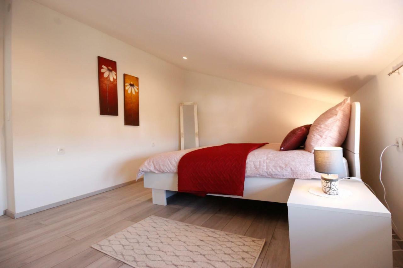 רוביני Studio Apartman Sky מראה חיצוני תמונה